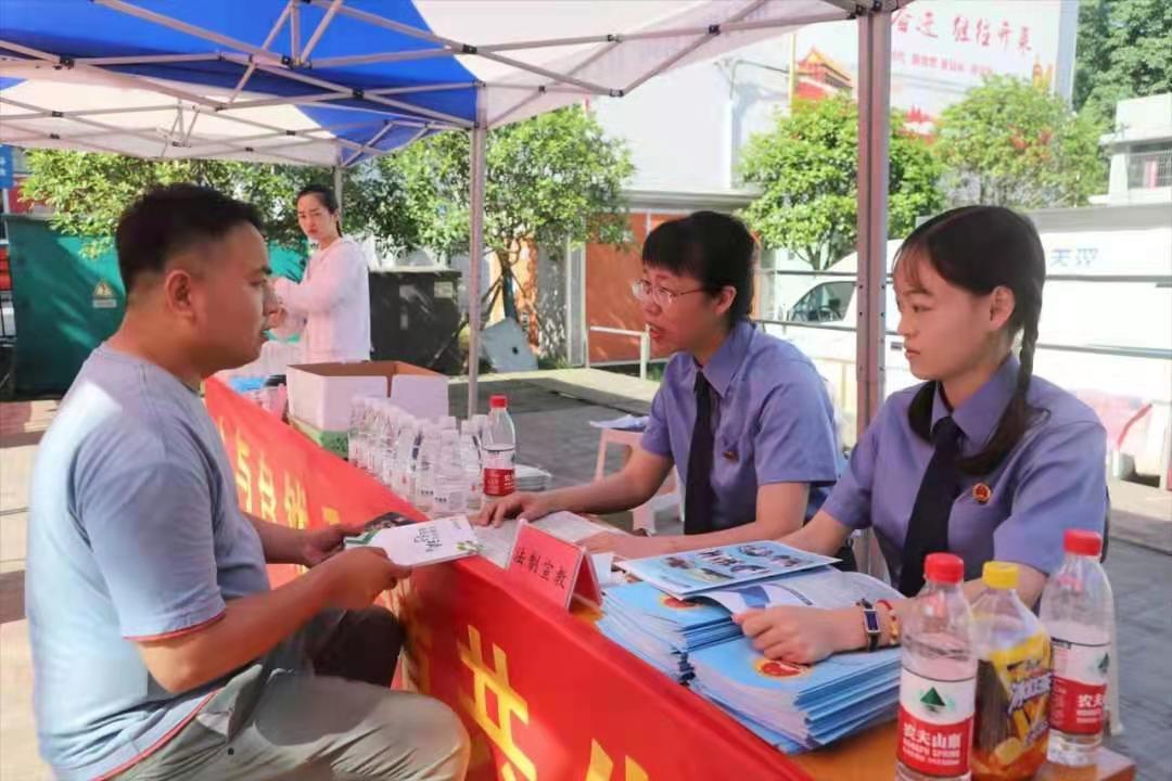 汨羅市檢察院開展世界環(huán)境日主題宣傳活動