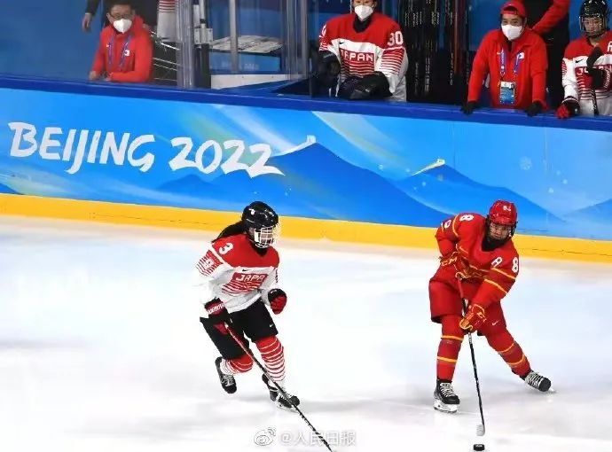 中國女子冰球隊戰(zhàn)勝日本隊，豪取兩連勝！