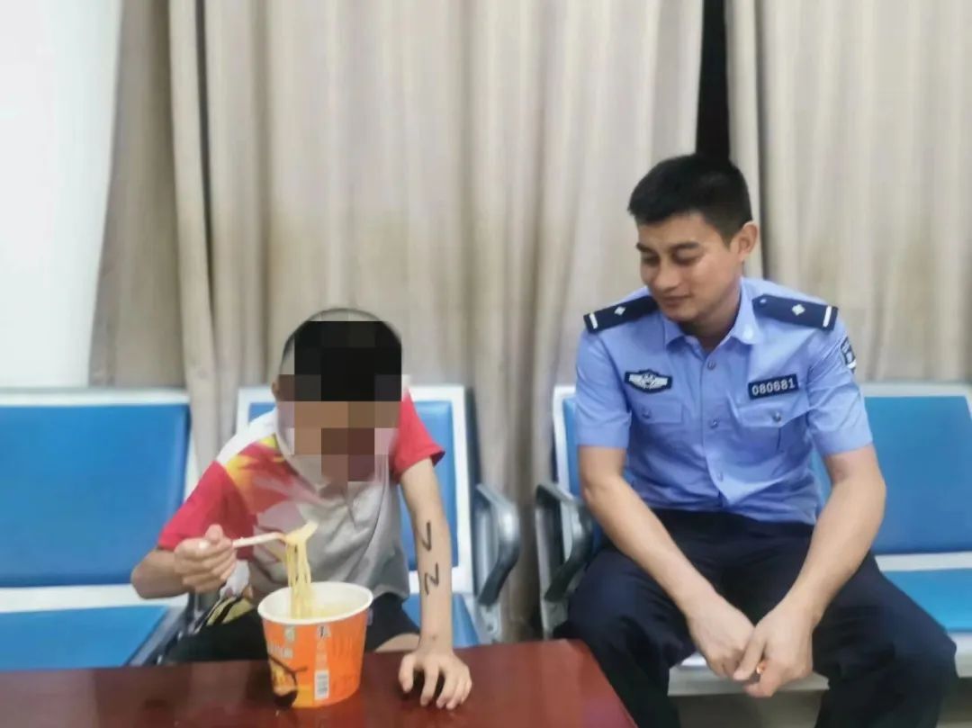 小孩多次走失 民警暖心救助成“老熟人”