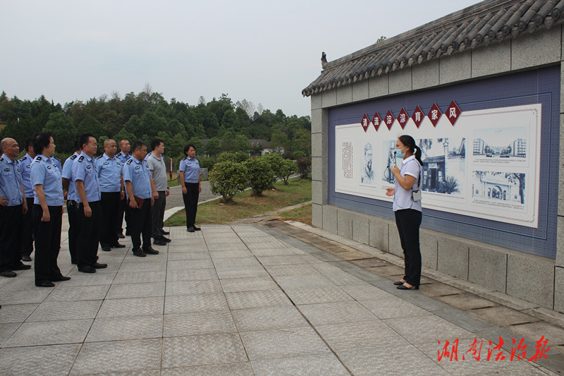 臨澧公安交警開展“新時代廉潔文化進(jìn)警營” 主題實(shí)踐活動