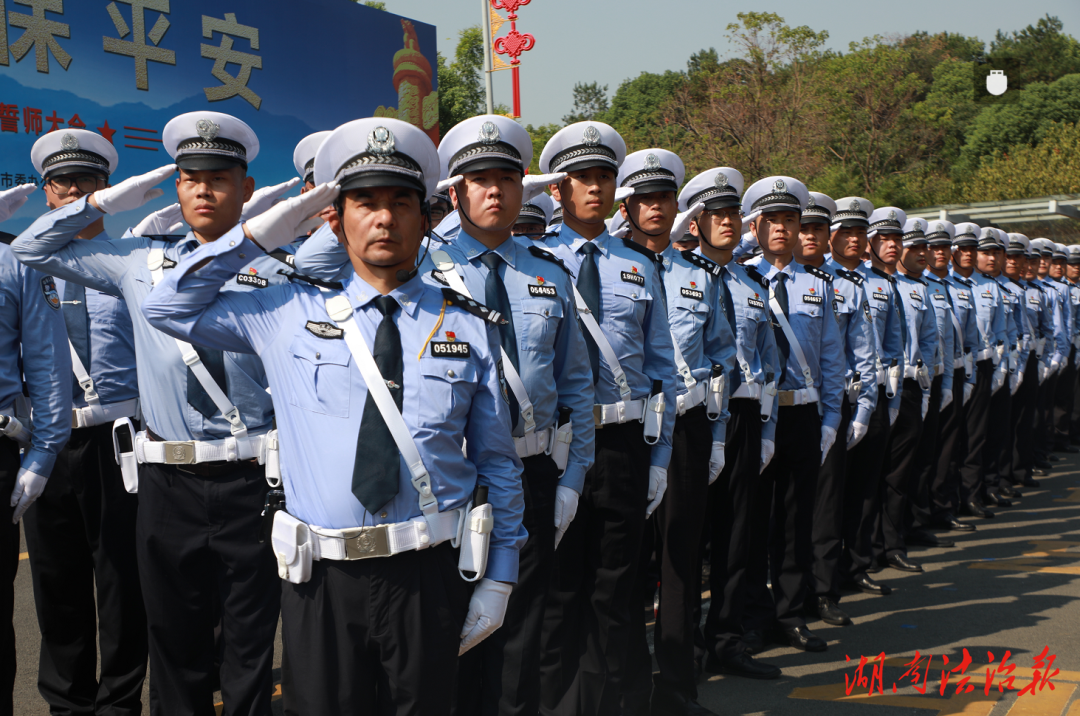 湘潭公安交警全力以赴圓滿完成國(guó)慶期間道路交通安保工作