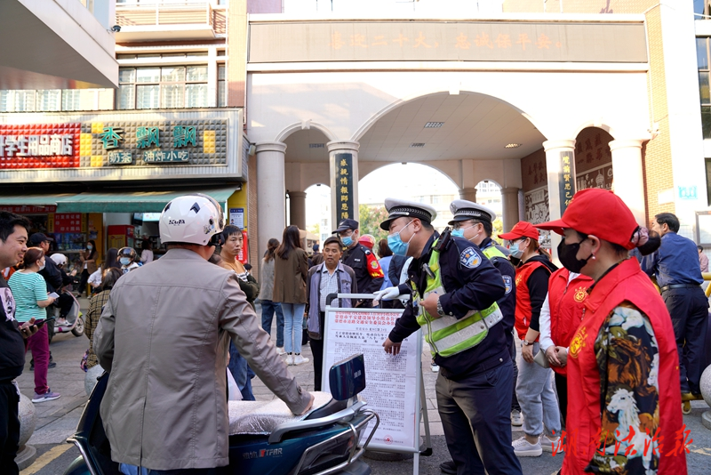 八個一律出良方 聯(lián)動機制下猛藥 常德全力整治“兩車交通頑疾”不手軟