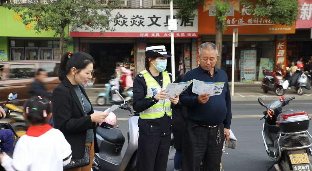 常德經(jīng)開區(qū)交警大隊(duì)：抓住“五個(gè)陣地”開展宣傳教育工作