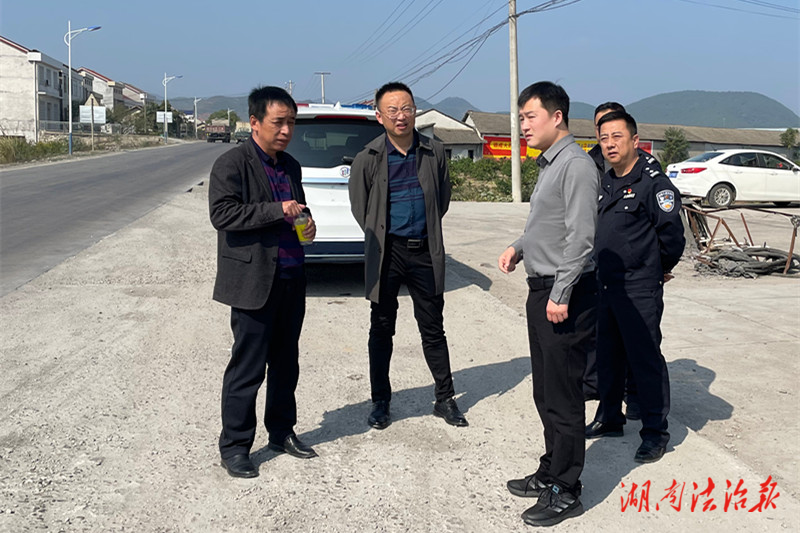 臨澧交警護(hù)航危橋改造保障車輛通行安全