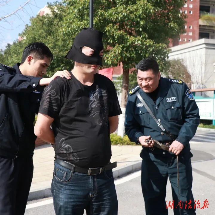 反恐演练进校园 警校联动护安全_邵阳头条网