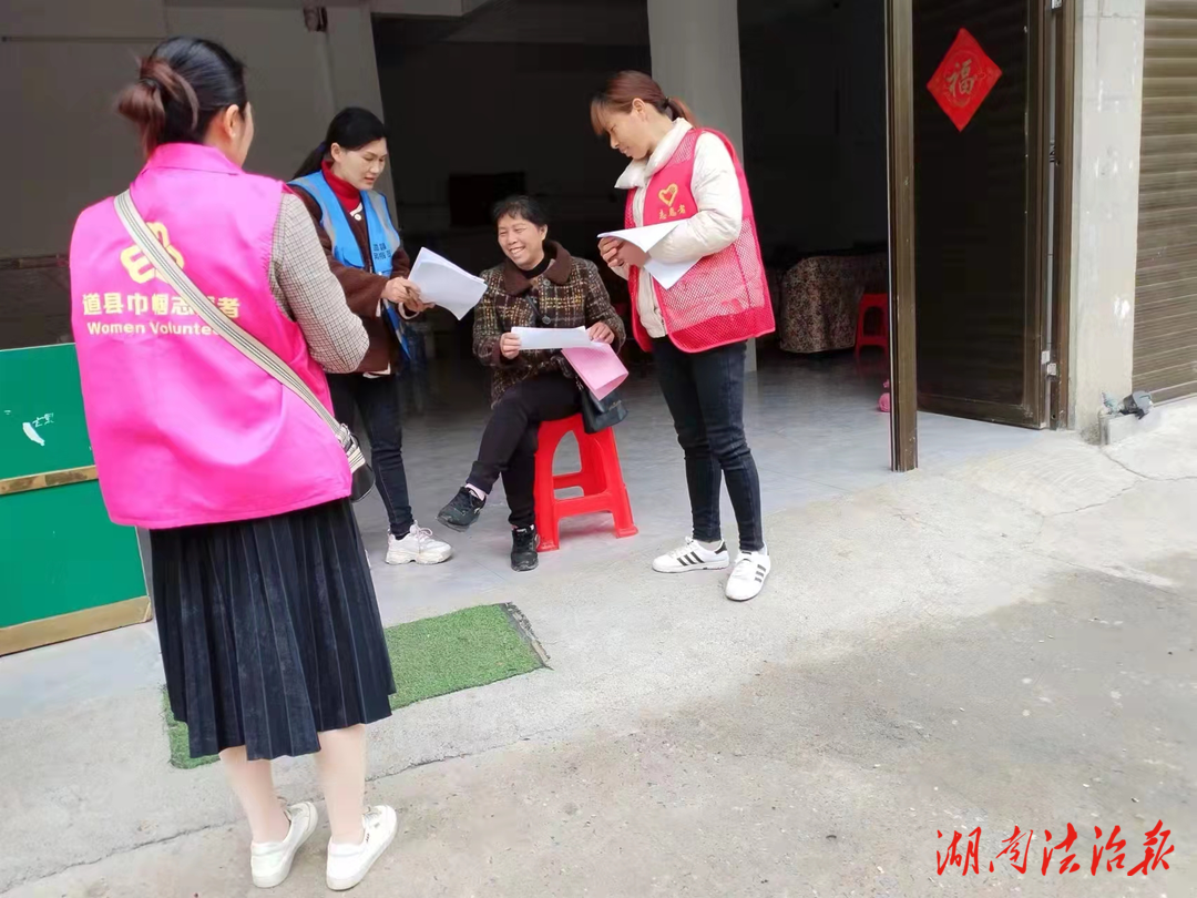 道县网格员开展文明祭扫宣传