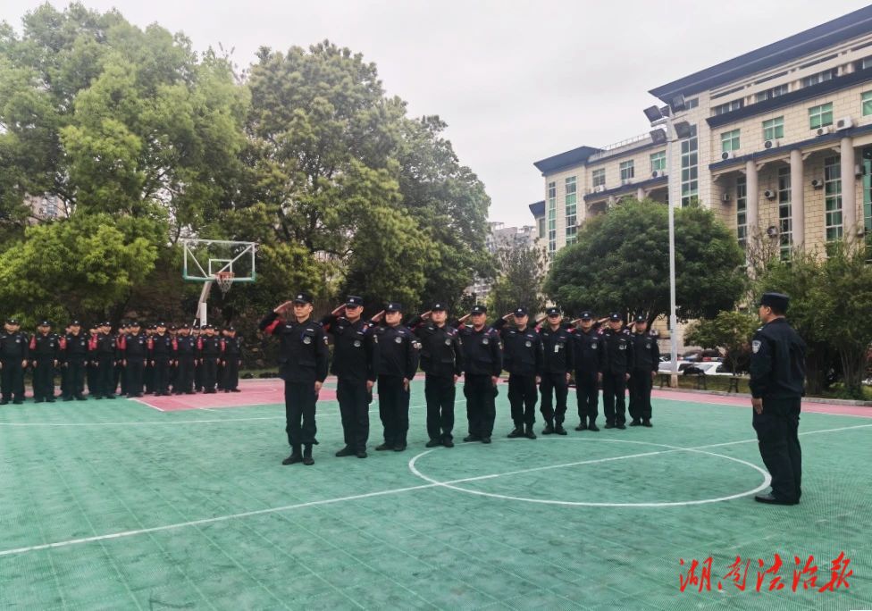 練在平時(shí) l 岳塘公安巡防快警組織開展常態(tài)化實(shí)戰(zhàn)練兵月度測(cè)評(píng)