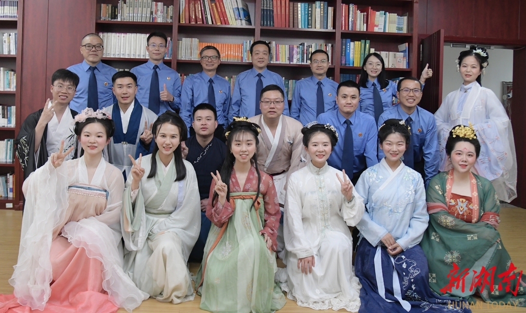 攸縣人民檢察院舉辦“書香潤檢心·經(jīng)典詠流傳”書分享讀會