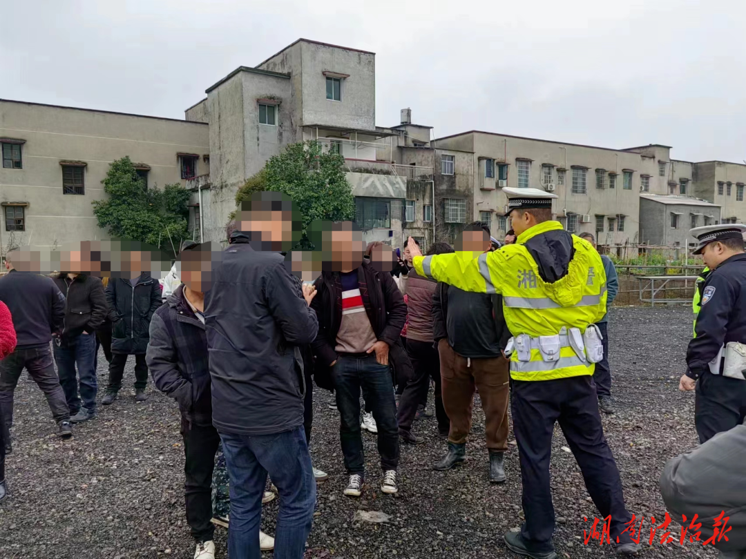 堅決維護(hù)執(zhí)法權(quán)威！男子辱罵、打傷交警被刑事立案