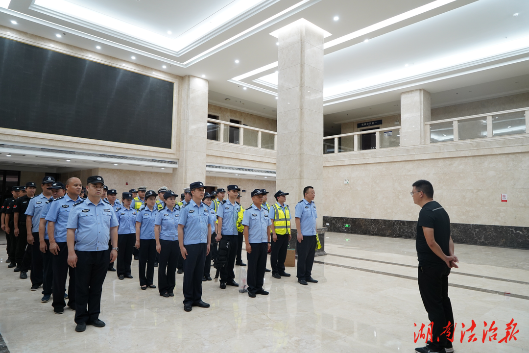 夏夜亮劍！桃源公安持續(xù)開展治安巡查宣防集中行動