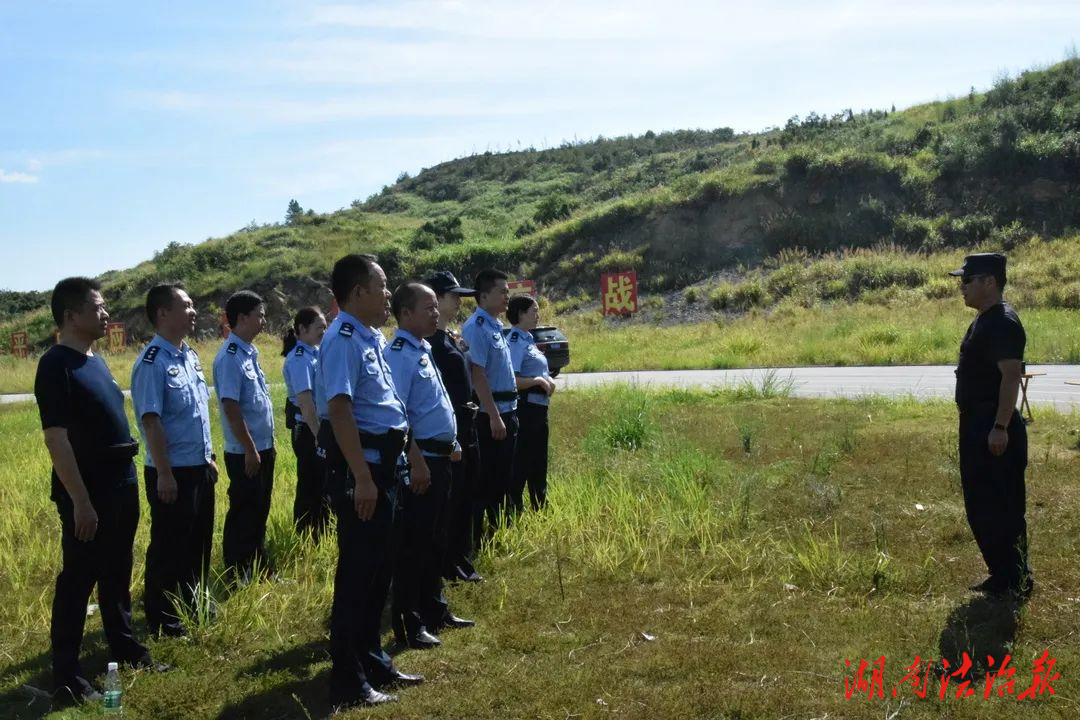 實(shí)彈練精兵，礪警強(qiáng)技能，直擊邵東公安射擊訓(xùn)練考核現(xiàn)場(chǎng)