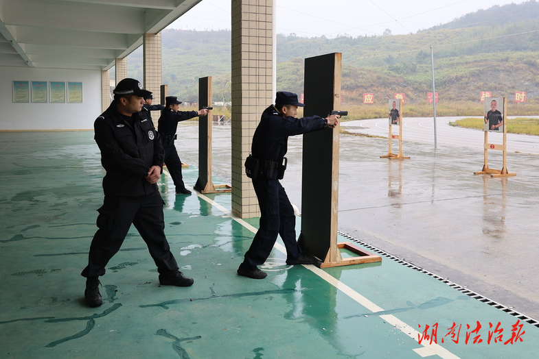 淬火鑄利劍 實戰(zhàn)礪精兵 邵東公安圓滿完成市局全警實戰(zhàn)大練兵考核