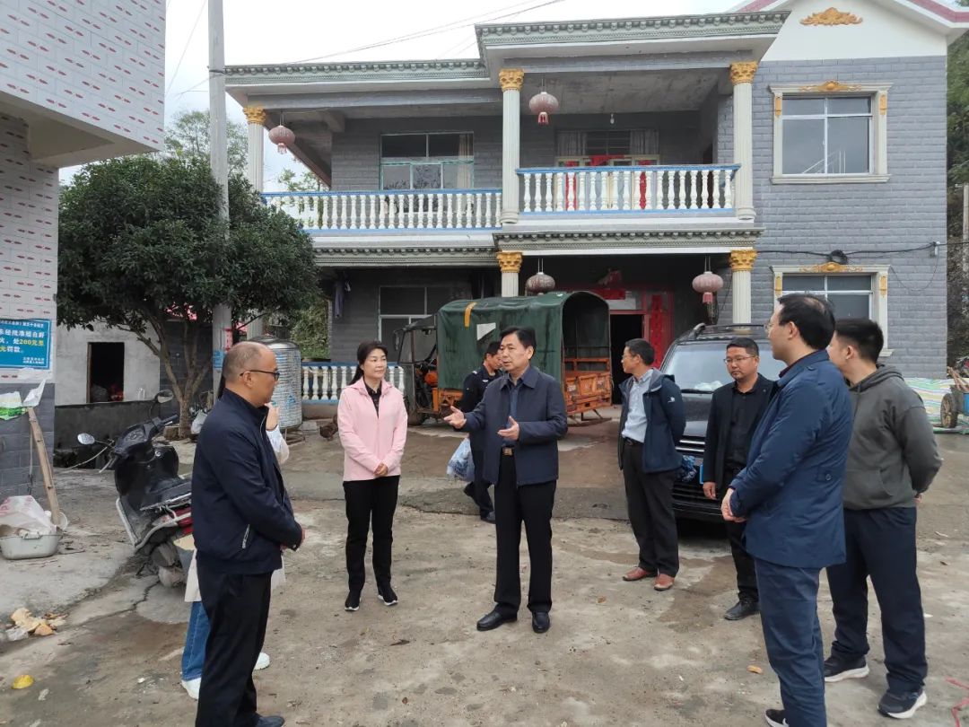 怀化人大副主任熊安台赴沅陵县调研乡村振兴和传统村落保护工作