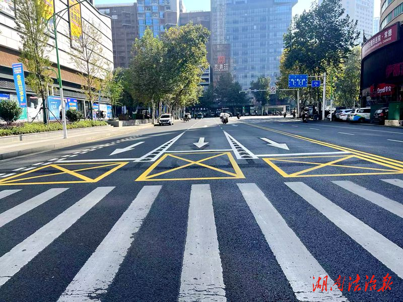 常德市城區(qū)道路增設(shè)機(jī)動車“階梯式”停止線