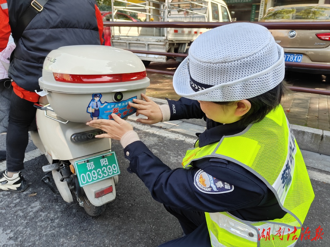 北塔交警大隊多舉并措全力開展道路交通安全綜合整治“冬季攻勢”行動