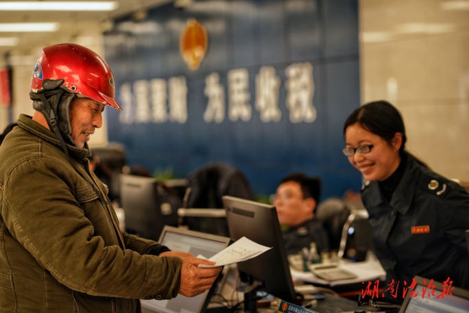 赫山稅務(wù)：政策宣傳進企業(yè) 精準服務(wù)促發(fā)展