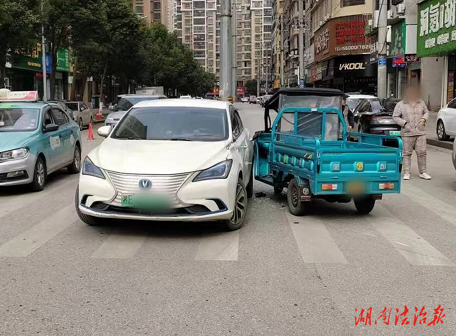 邵東交警：行至路口未靠右，釀成事故負全責