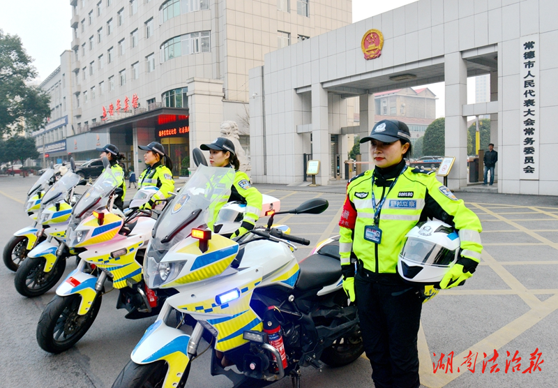 常德交警女鐵騎堅(jiān)守崗位護(hù)暢安