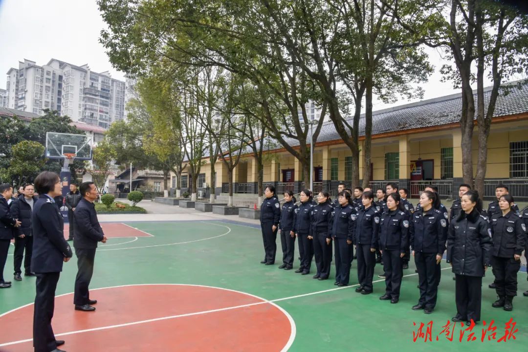 陳紅日一行慰問公安一線民輔警