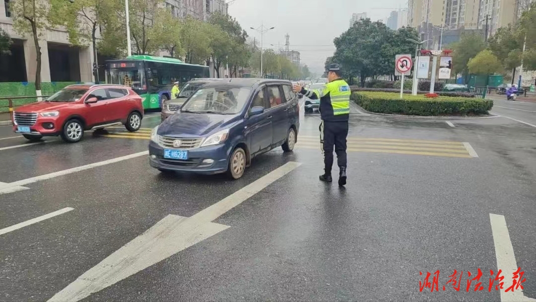 邵阳公安交警：机关支援基层 全力保障道路通畅