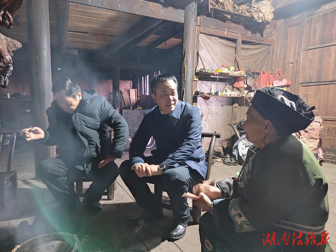 花垣檢察：新春送關(guān)懷，濃情暖人心