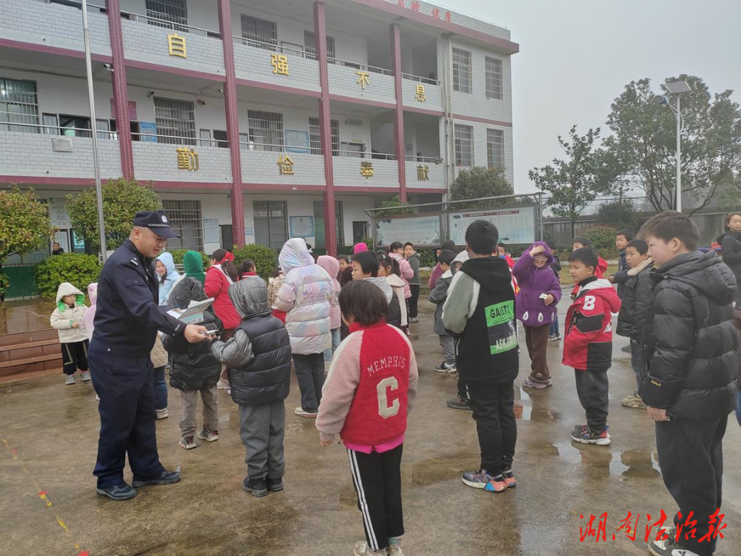 鐵路宣傳進(jìn)校園 愛路護(hù)路記心間