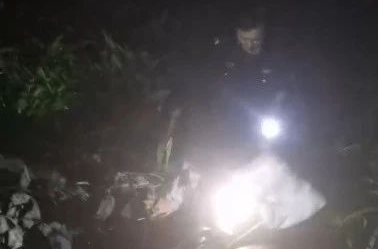 3小時徒步營救，被困群眾：“我看到光了！”