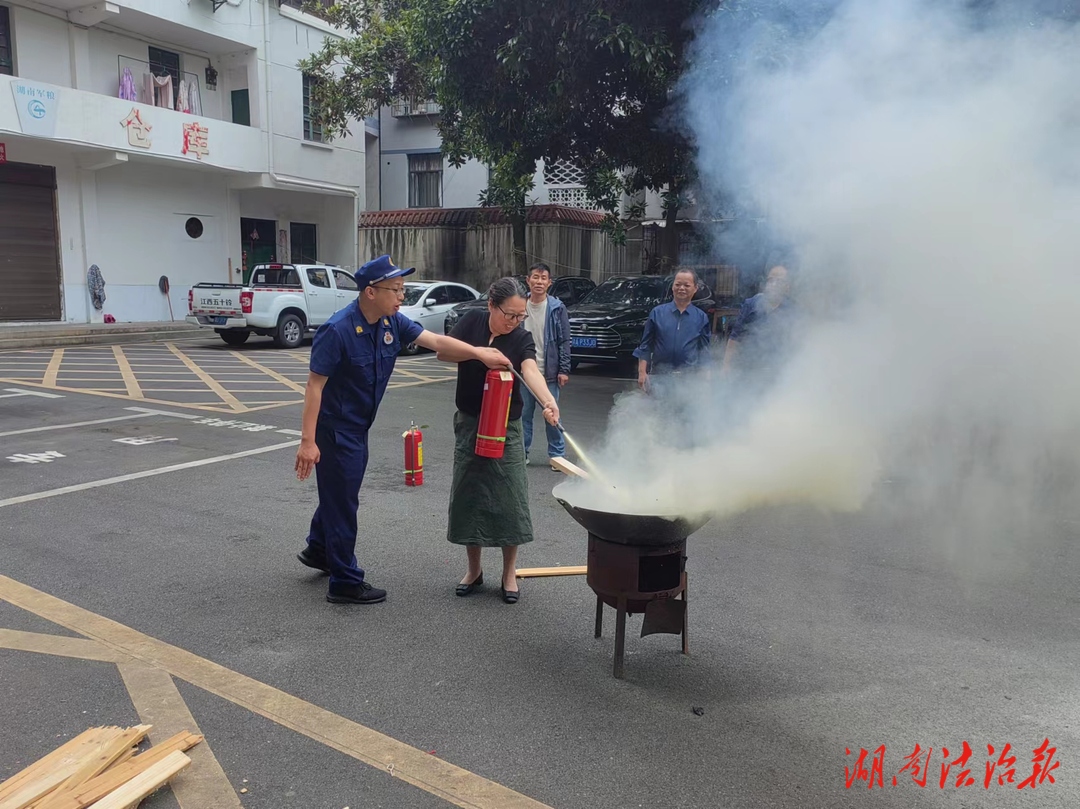 湘西消防：開展軍糧供應(yīng)系統(tǒng)消防安全培訓(xùn)演練--筑牢儲糧“防火墻”