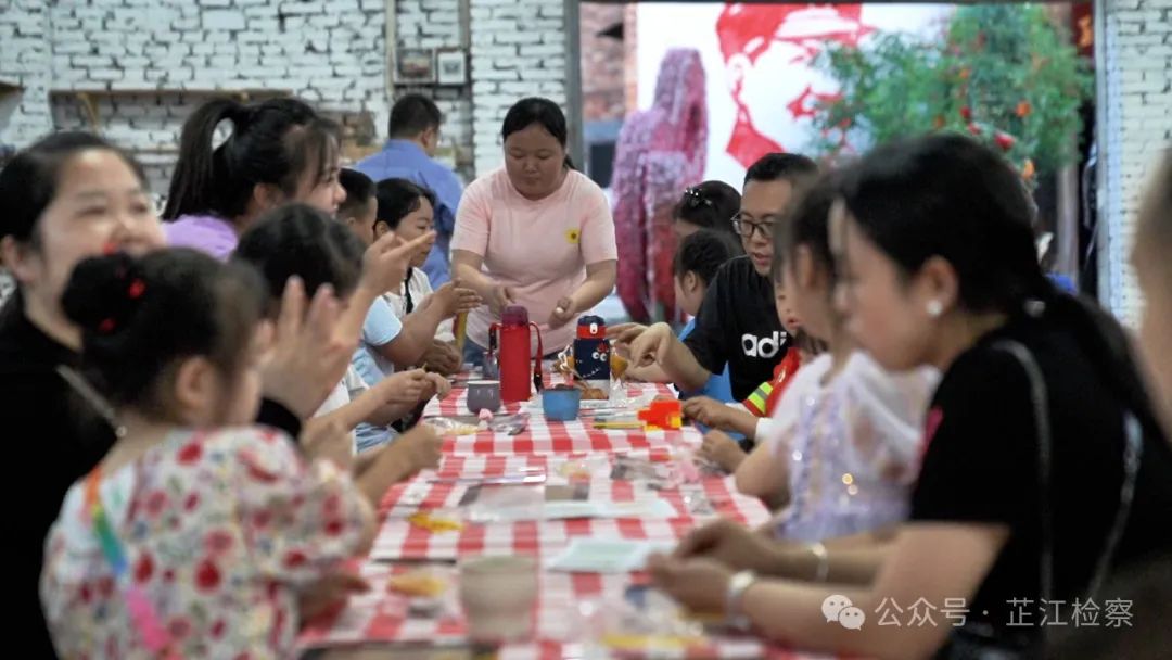 芷江侗族自治縣人民檢察院開(kāi)展“弘揚(yáng)長(zhǎng)征精神，做強(qiáng)國(guó)有我好少年”六一活動(dòng)