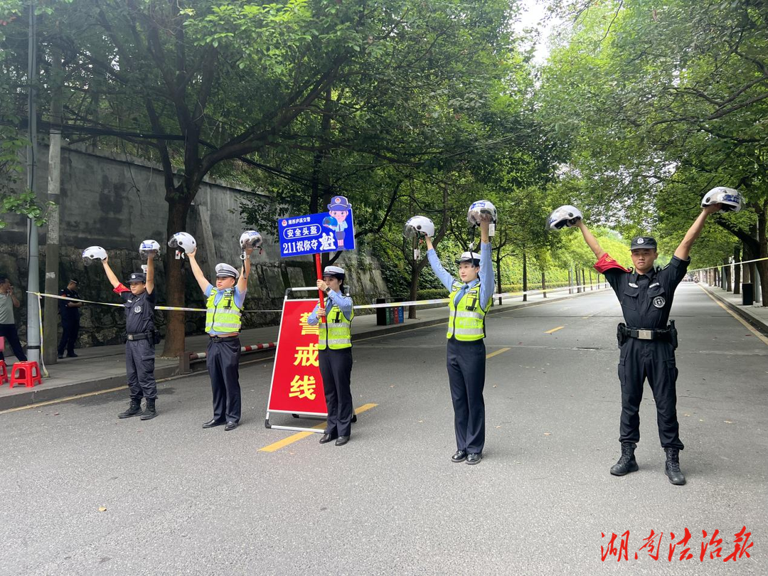 瀘溪交警四個(gè)“不停歇”力保道路安全暢通