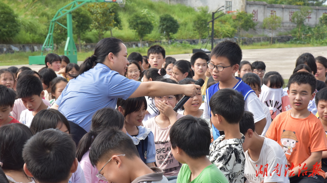 雙峰檢察：?！笆睢逼辗ㄕn堂  法治副校長來上課啦