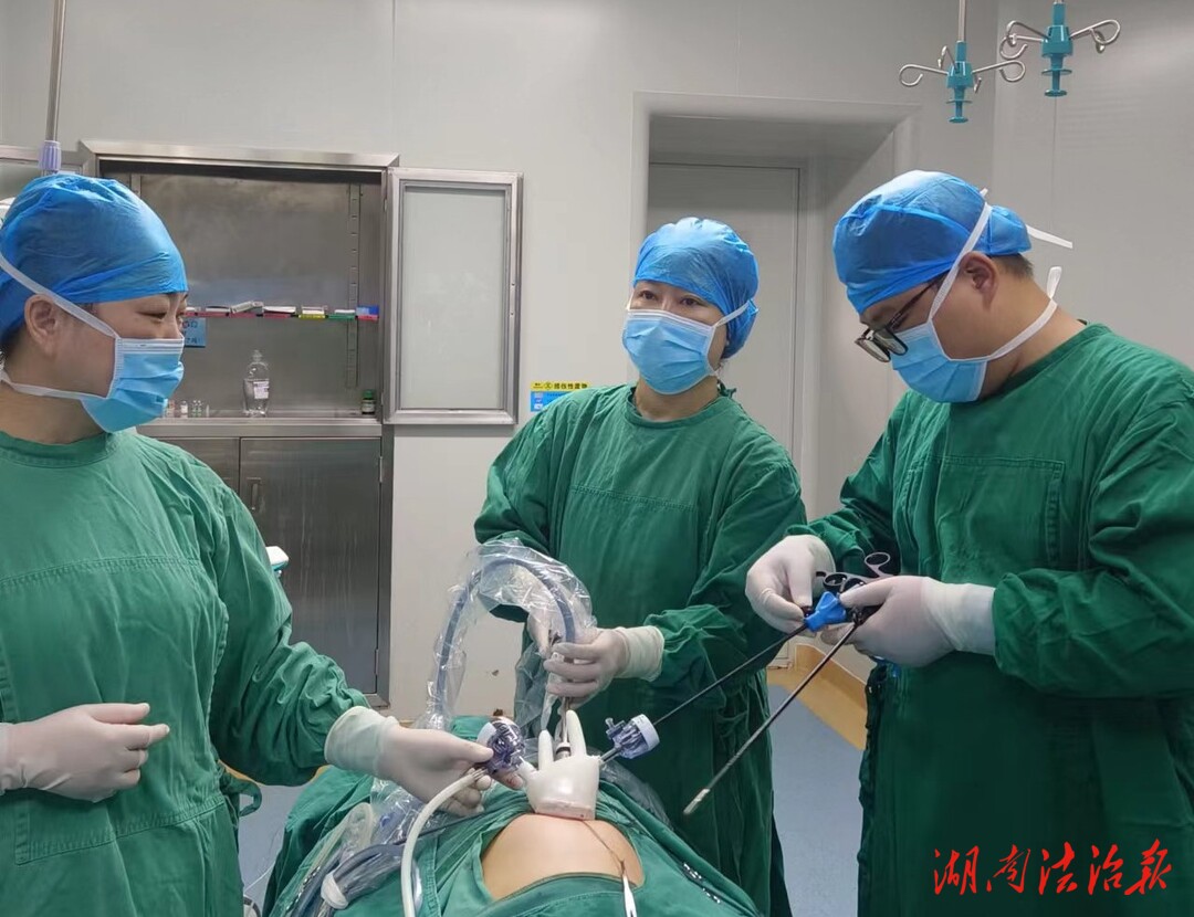 肌瘤钻怎么写肚脐上“钻个孔” 手术切口神奇“隐形”_https://www.jmylbn.com_新闻资讯_第1张