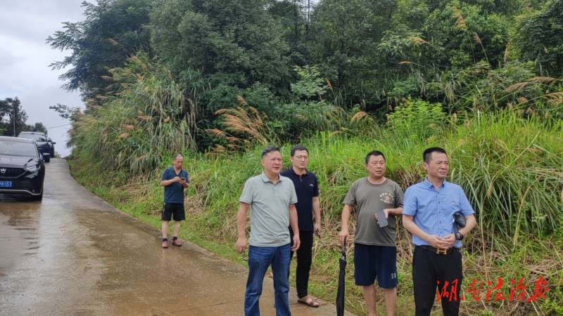 婁底市婁星區(qū)水洞底鎮(zhèn)人大代表聞“汛”而動履職擔當保民安