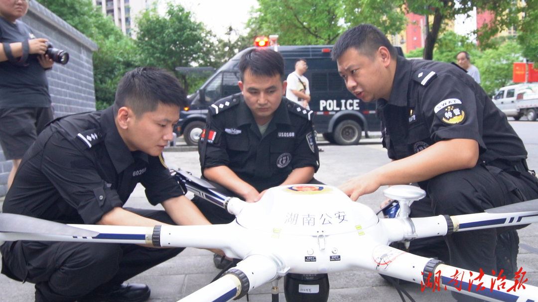 夏季行動 | “空中哨兵”警用無人機(jī)為實(shí)戰(zhàn)插上“智慧翅膀”