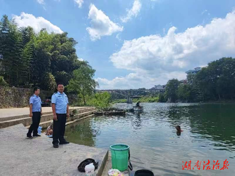 【夏季治安打擊整治】邊城派出所開展防溺水巡河工作