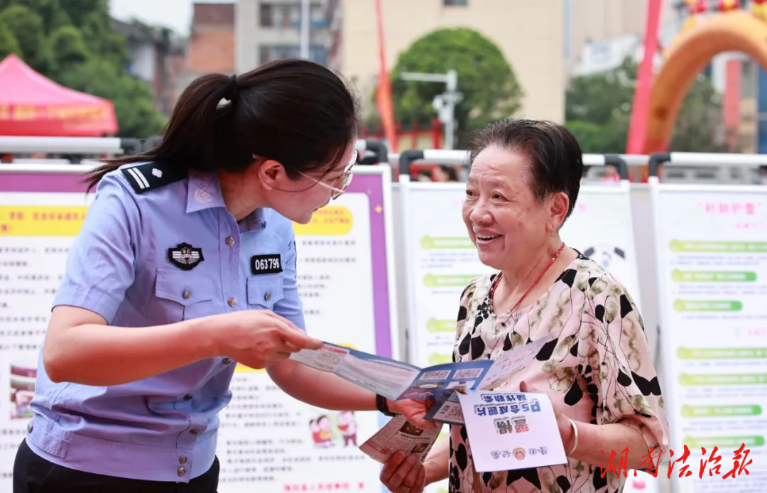 隆回警方開展夏夜治安巡查宣防第二次集中統(tǒng)一行動(dòng)