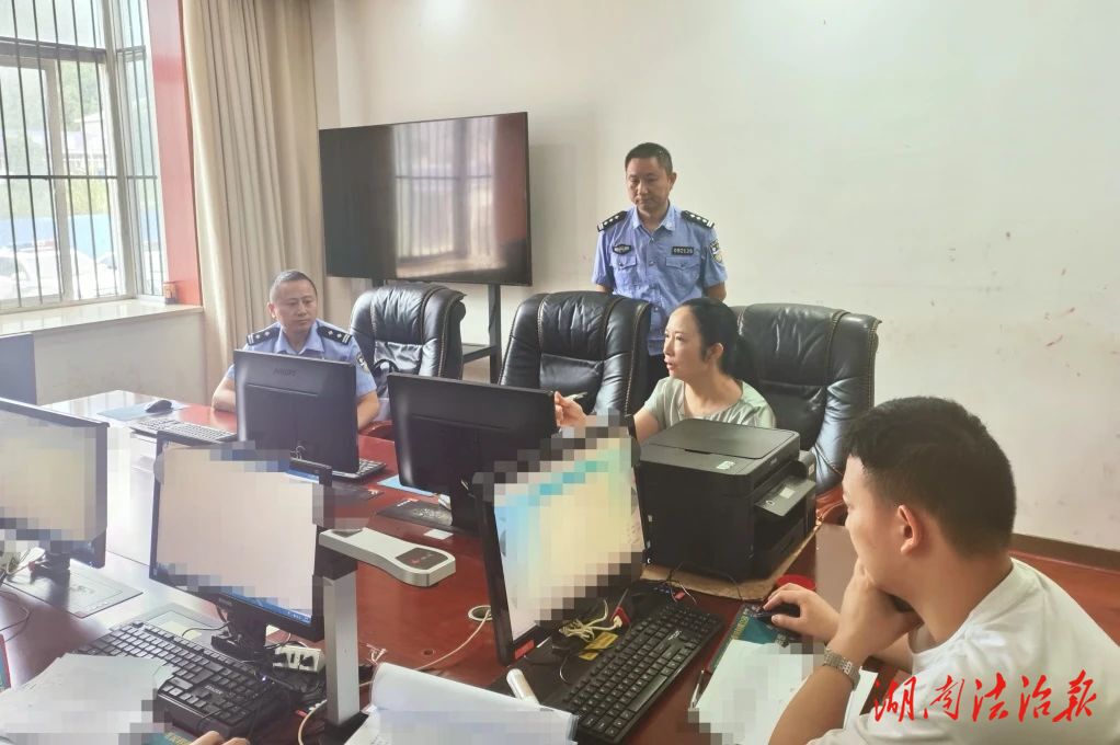 省廳法制總隊(duì)到桑植督導(dǎo)檢查執(zhí)法規(guī)范化建設(shè)工作