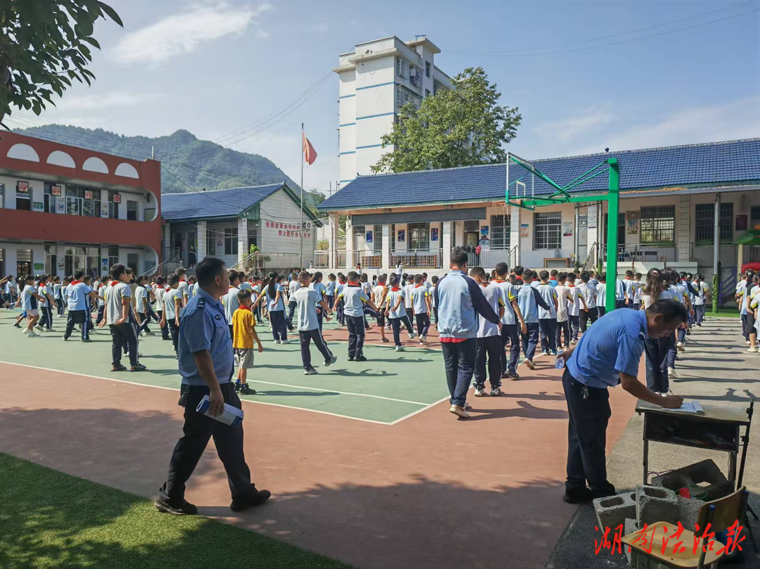 【夏季行動】安全感滿滿！花垣公安全力護航開學(xué)季