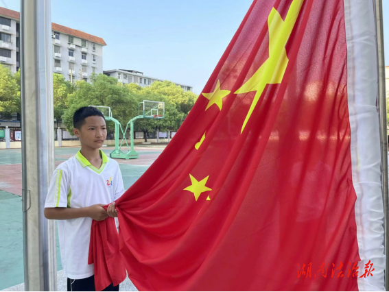 金秋揚(yáng)帆啟新程，二中軍訓(xùn)鑄輝煌——衡陽市第二中學(xué)2024年新生家長見面會暨軍訓(xùn)會操表演