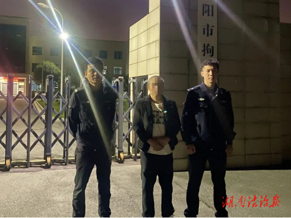 【治安風(fēng)險(xiǎn)隱患排查】這個(gè)男子見“車”起意，被警察抓了