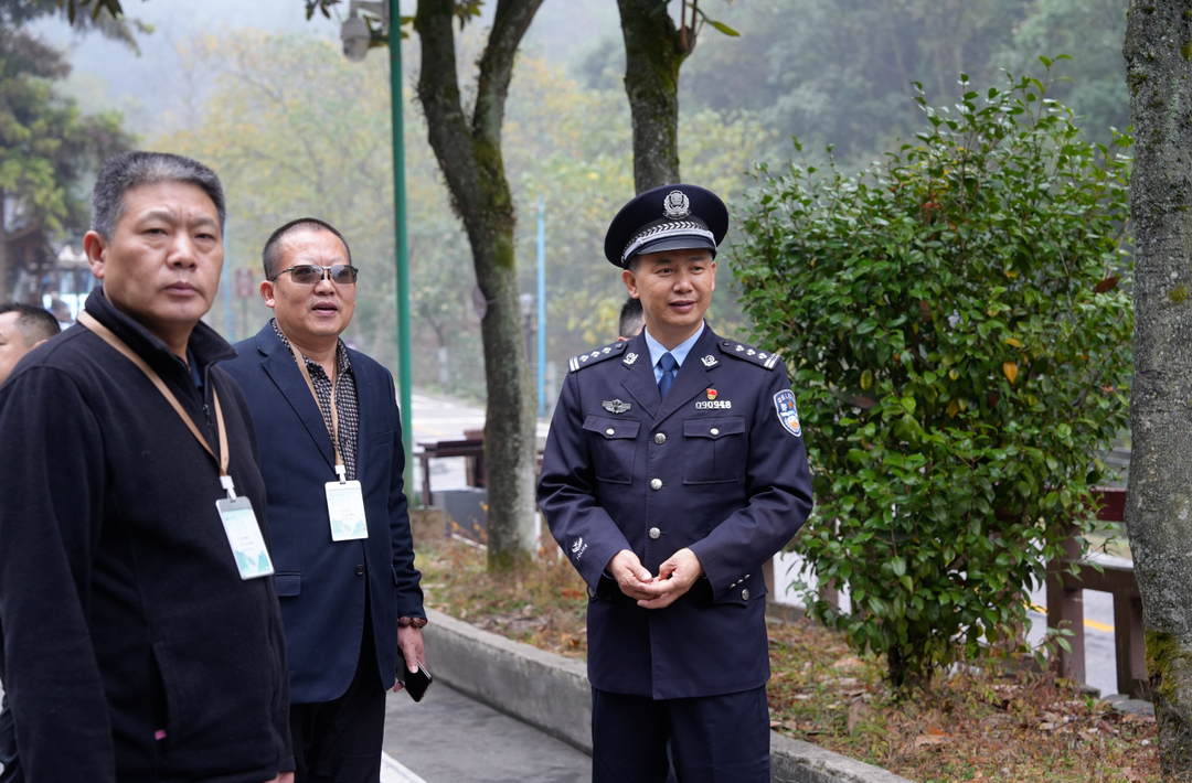 龍軍平調研核心景區(qū)治安秩序、交通秩序管理工作