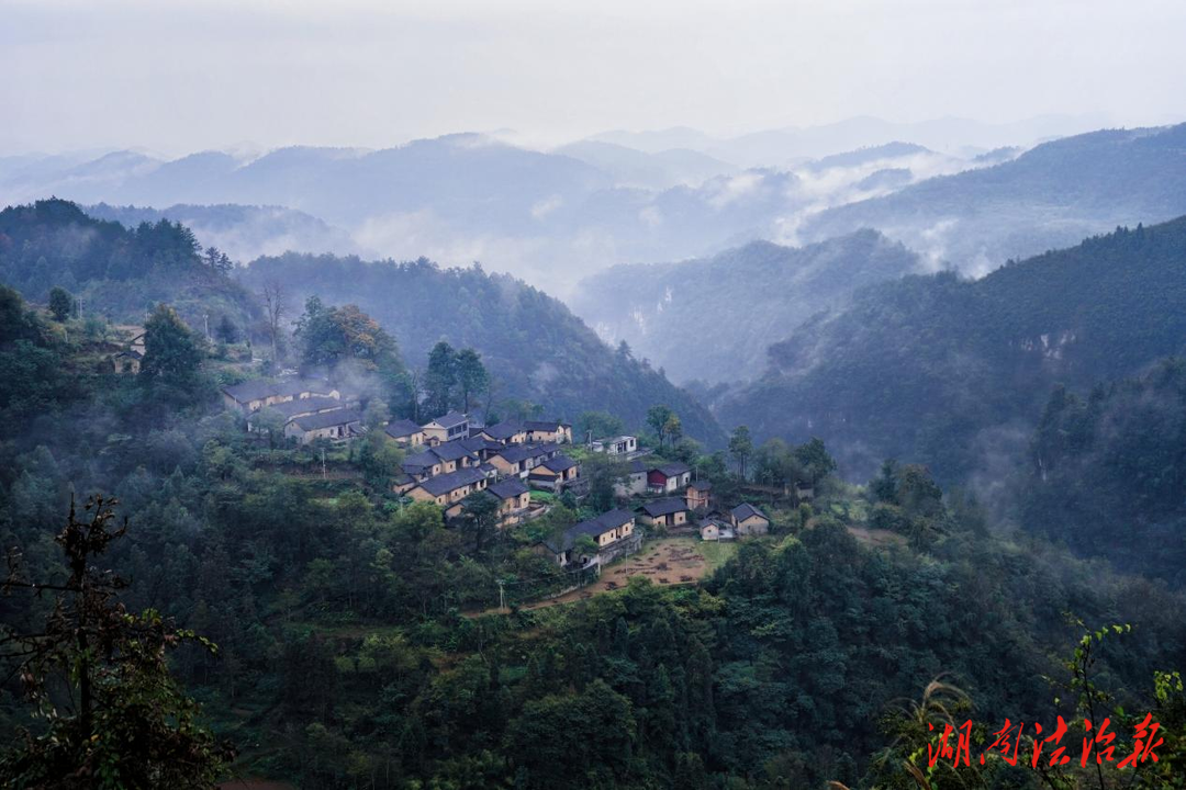 鳳凰縣：涼燈村，亮燈！