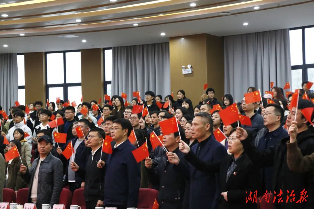 贊！“憲法宣傳周”岳陽(yáng)掀起法治新浪潮