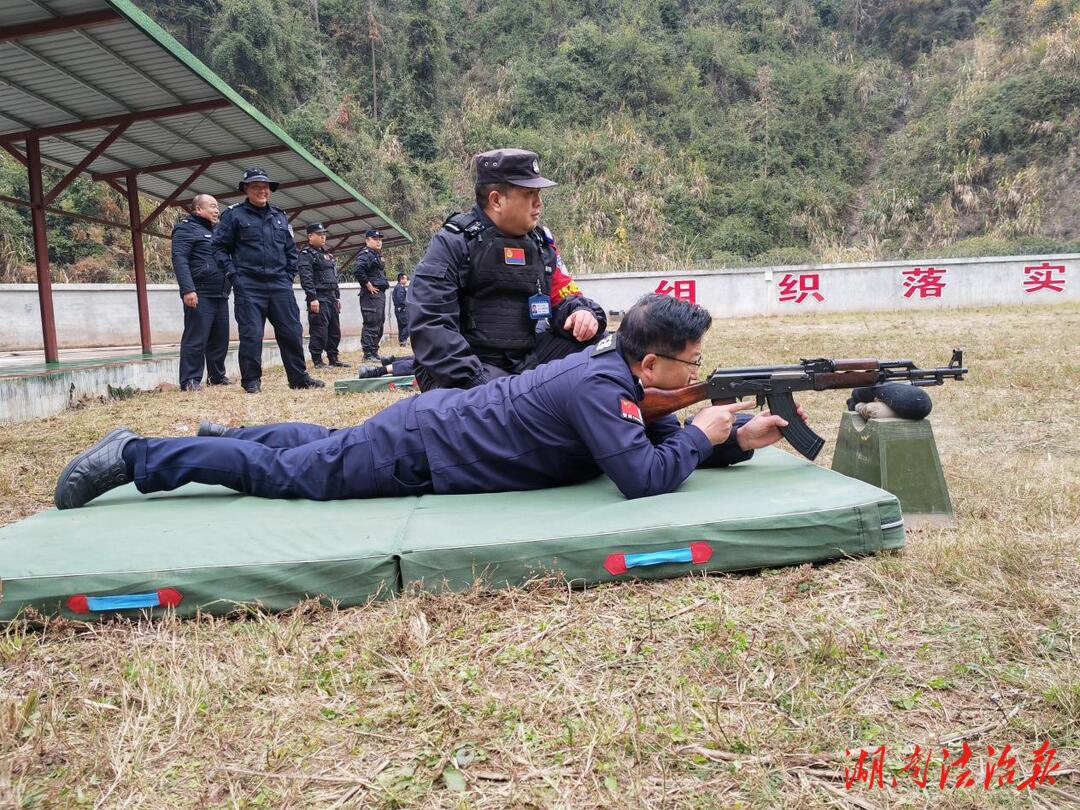 古丈公安慶祝警察節(jié)系列活動 “燃爆”警營