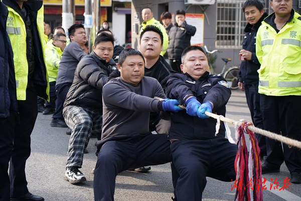 安鄉(xiāng)：“你好，警察節(jié)！” 拔河比賽“燃”動警營