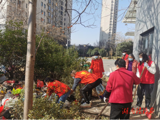 合江街道五一村開展“潔美家園”愛國衛(wèi)生志愿活動，共建整潔家園