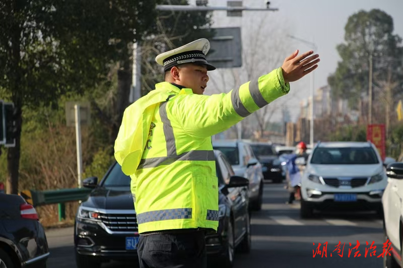 常德城鄉(xiāng)春節(jié)假期道路交通平安有序