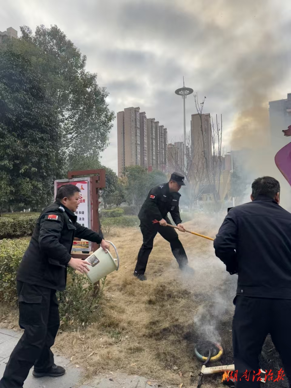 “熊孩子”貪玩險釀禍，幸虧快警處置及時