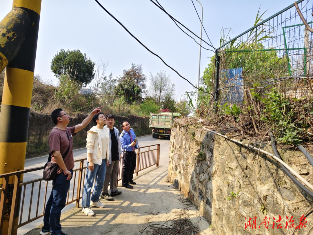 江華縣開展鐵路沿線安全綜合整治 筑牢平安鐵路防線