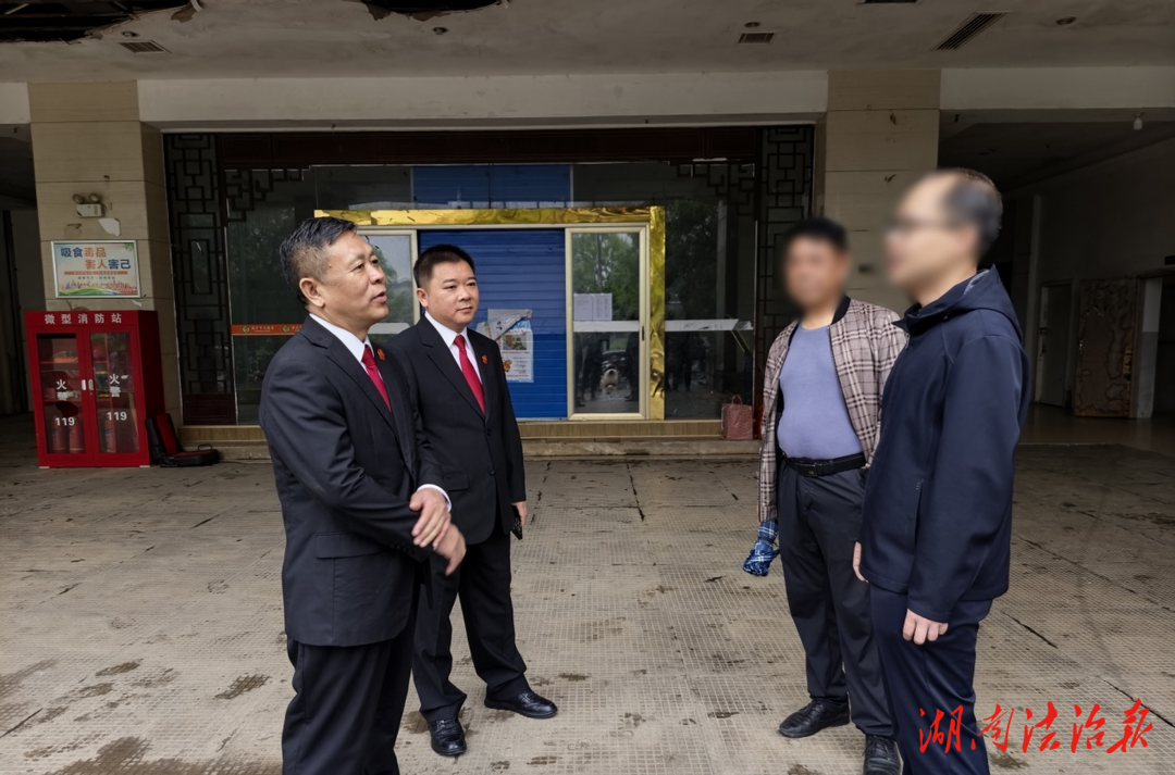 院長(zhǎng)帶隊(duì)促執(zhí)行 破解群體性案件難題